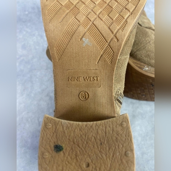 Nine West suede tassel healed loafers Women's Size 6.5 - Picture 8 of 9